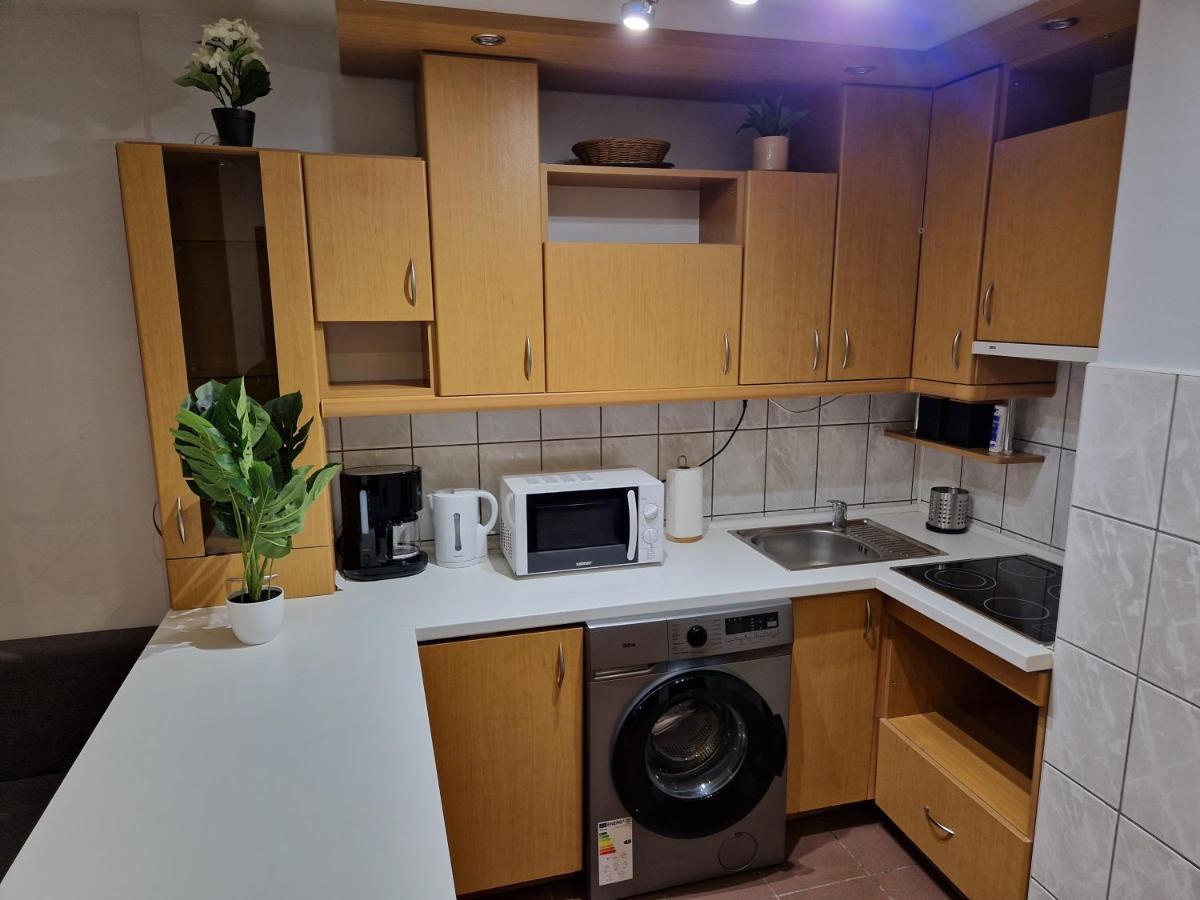 View Apartments And Rooms Varşovia Exterior foto
