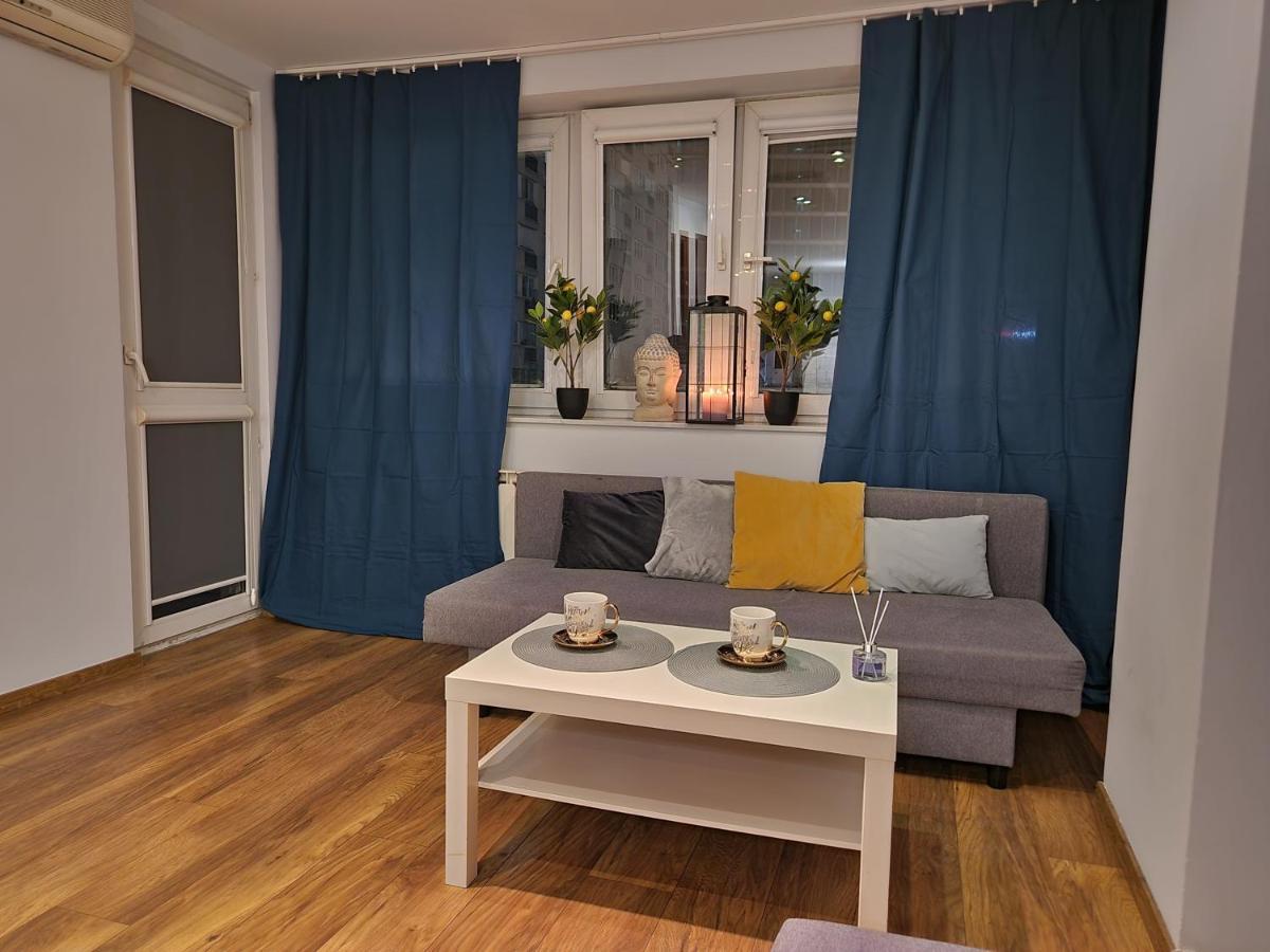 View Apartments And Rooms Varşovia Exterior foto