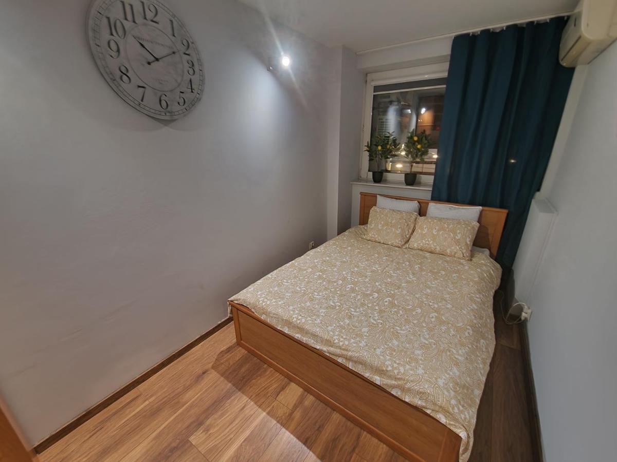 View Apartments And Rooms Varşovia Exterior foto