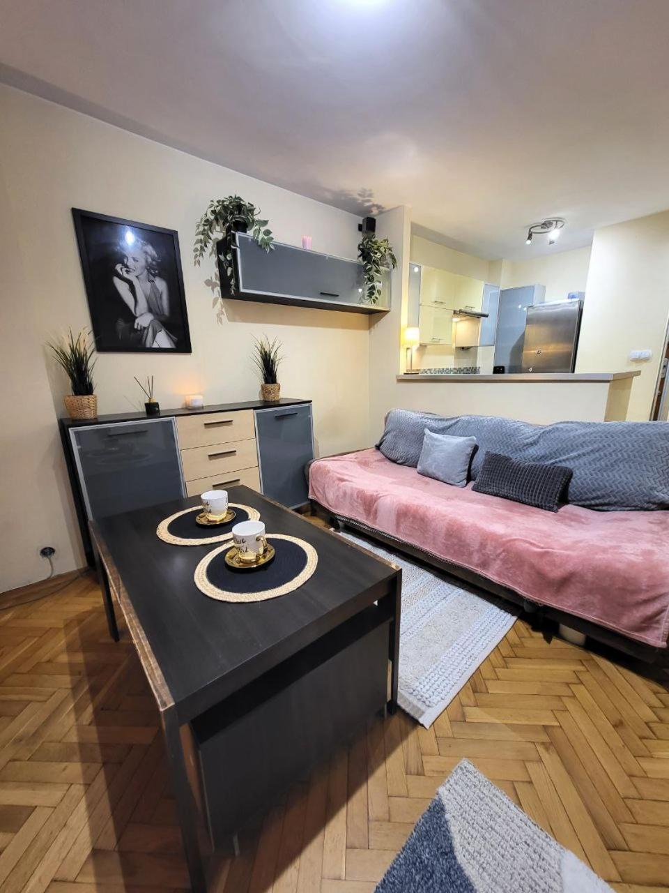 View Apartments And Rooms Varşovia Exterior foto