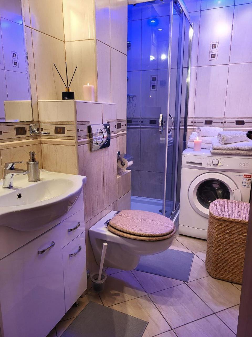 View Apartments And Rooms Varşovia Exterior foto