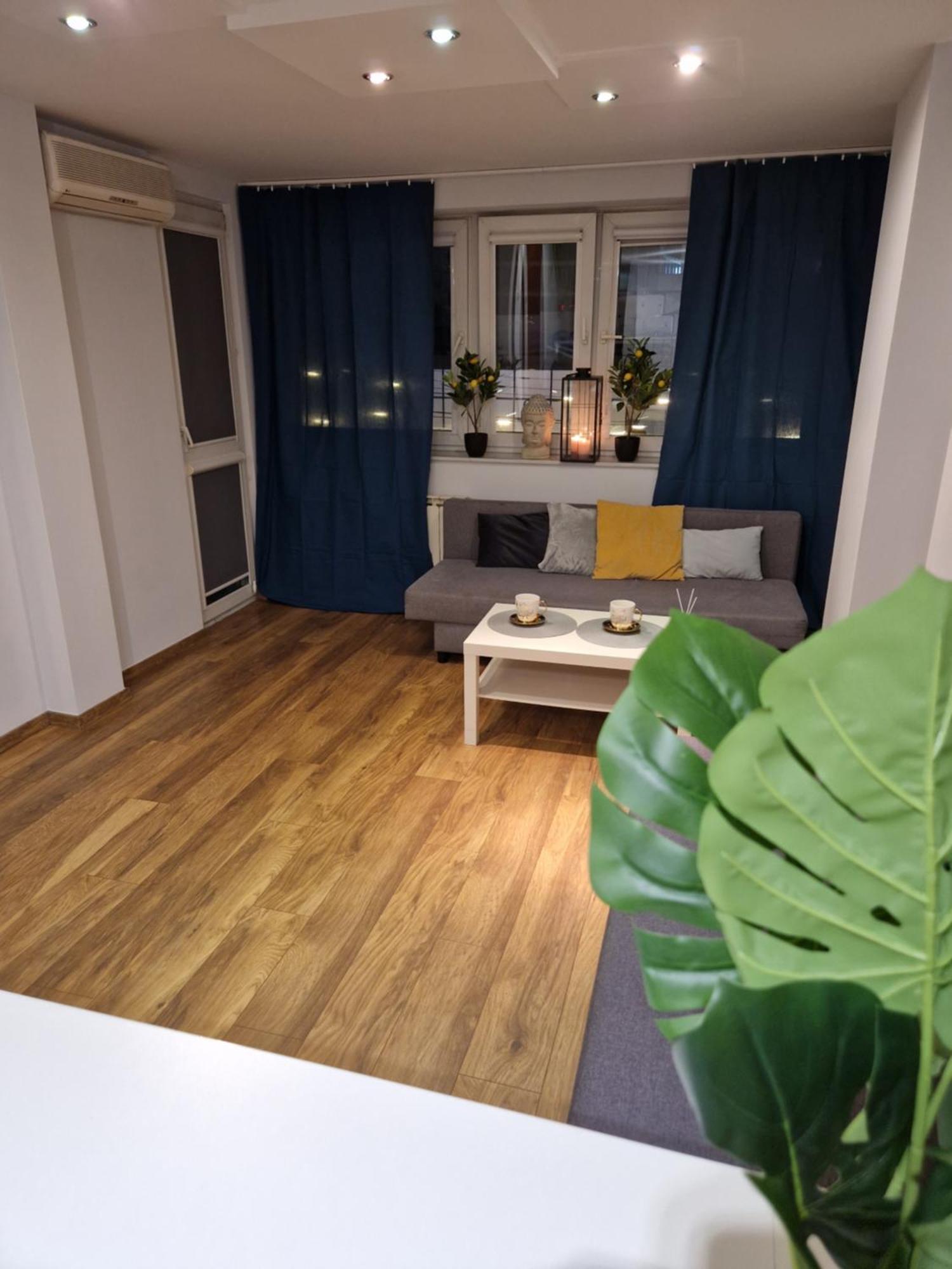 View Apartments And Rooms Varşovia Exterior foto